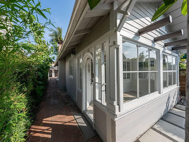 706 Marine St — Photo 18
