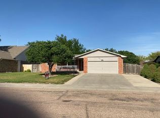 2906 Cliff Pl, Garden City, KS 67846