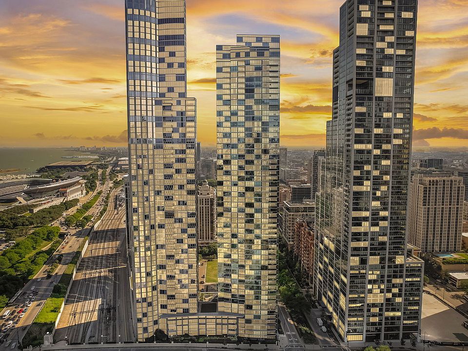 1st image of 1201 S Prairie Ave #3902