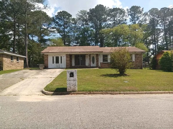 902 Lagrand Dr, Dothan, AL 36301