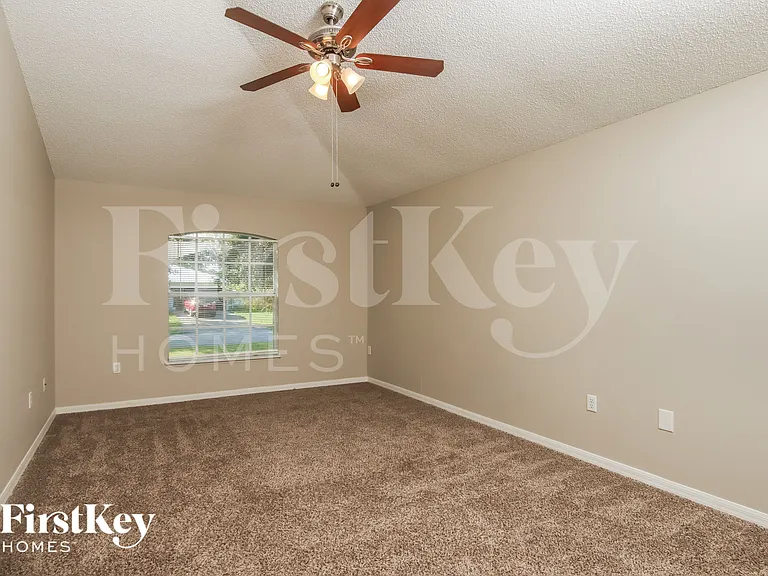 1198 Venus St SE — Photo 9