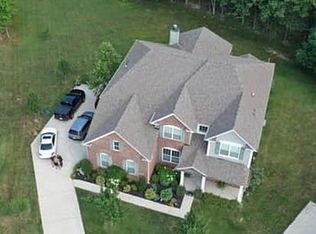 7060 Scarborough Dr, Columbus, IN 47201