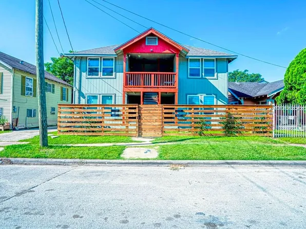 7320 Capitol St APT 4, Houston, TX 77011