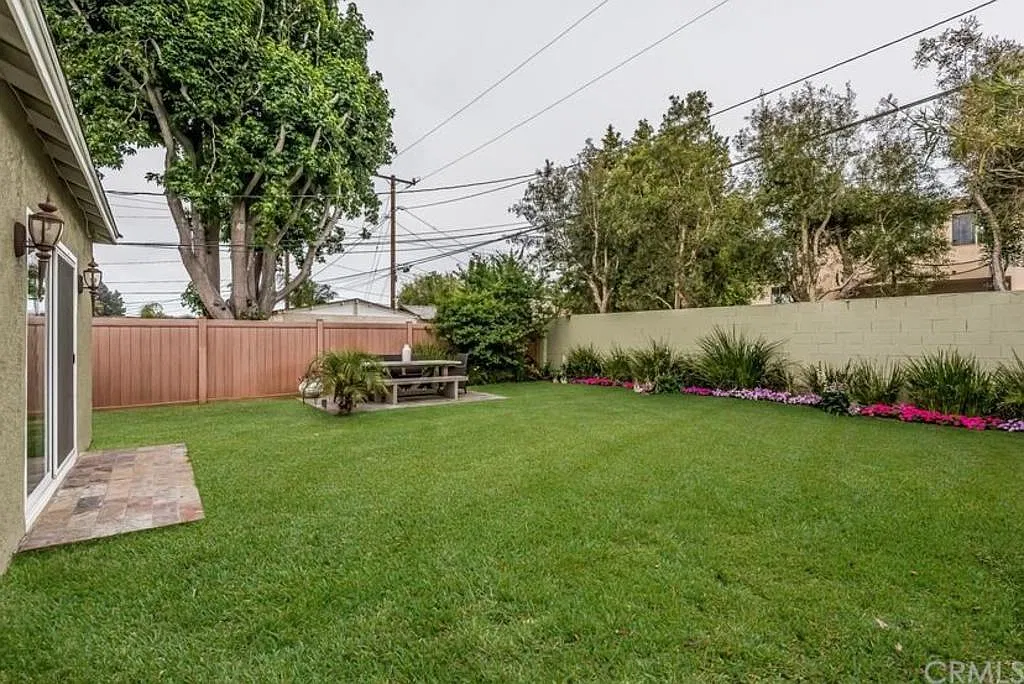1456 Marine Ave — Photo 2