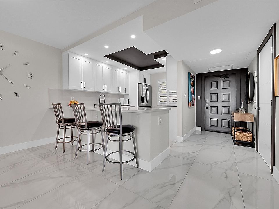 1st image of 3980 Oaks Clubhouse Drive #505