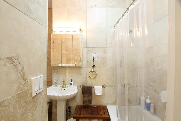 Rented by Compass | media 12