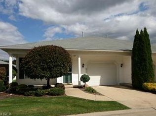 6919 Cottage Cir, North Ridgeville, OH 44039
