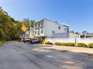 866 Beach Rd #868, Lakewood, OH 44107