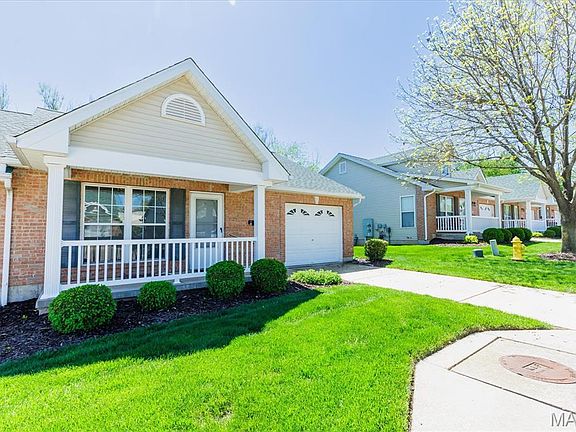 3rd image of 131 Green Gables Dr