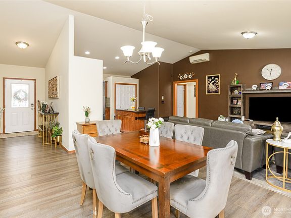4th image of 1137 Highland Avenue