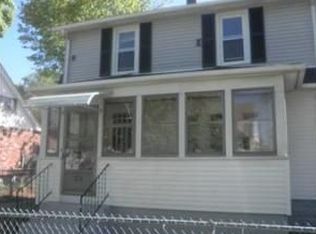 17 Sherbrooke St, Chicopee, MA 01104
