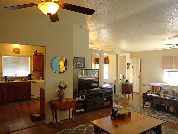 4th image of 235 Bluebird Ln
