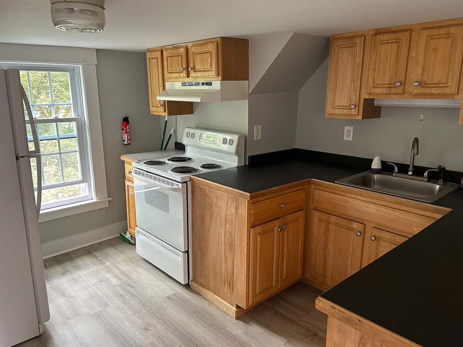 2 bed, 875 sqft, $1,900 — Photo 2
