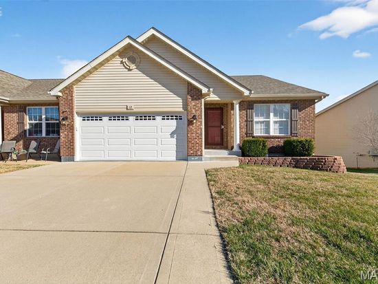 12 Jackson Cir #165, Festus, MO 63028