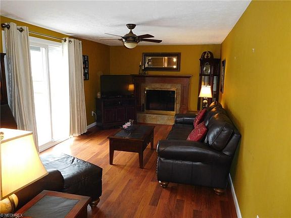4th image of 4739 Emerald Ln
