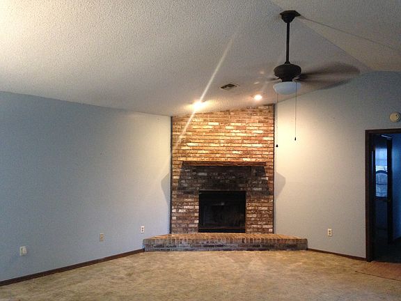 3rd image of 4395 NE 34th Ct