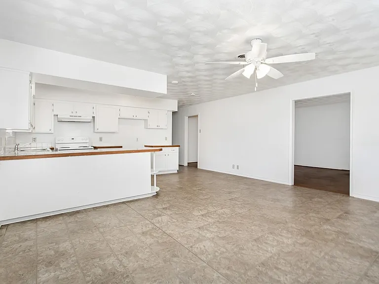 11050 Wyatt St — Photo 7
