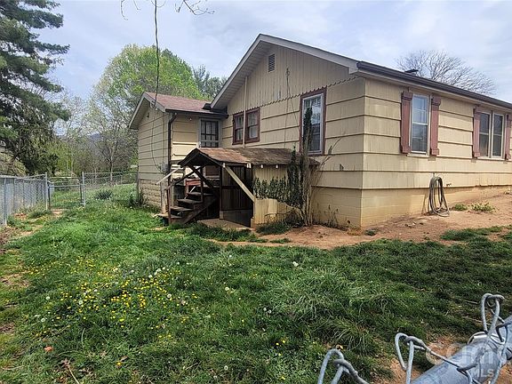 2nd image of 60 Mingus St