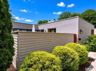 Charlton Hill, Hamden, CT 06518