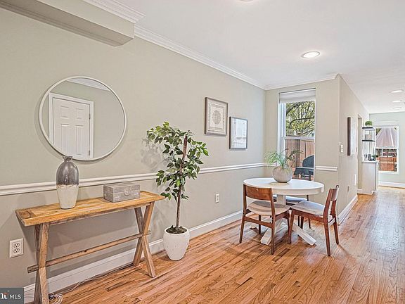 5th image of 1203 C St SE