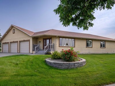 2781 Promontory Dr, Bismarck, ND, 58503