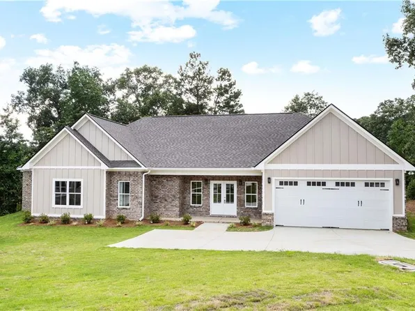 4500 Lakewood Park Dr, Phenix City, AL 36867