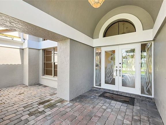 5th image of 20265 Country Club DR