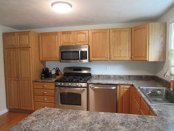 2nd image of 6 Lochmere Lane #367