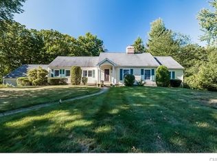 15 Overlook Pl, Shelton, CT 06484