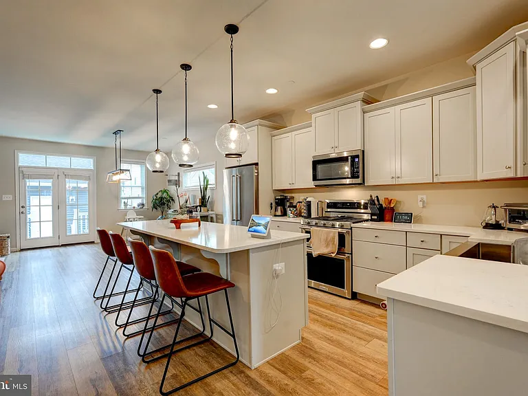 1309 Pedigree St — Photo 9