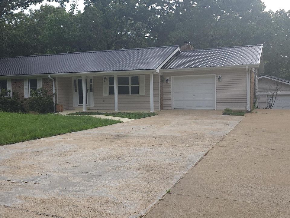 1st image of 394 Oakgrove Rd
