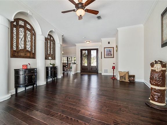 4th image of 2135 SE Mill Creek Cir