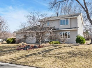 9078 Chesshire Ln N, Maple Grove, MN 55369