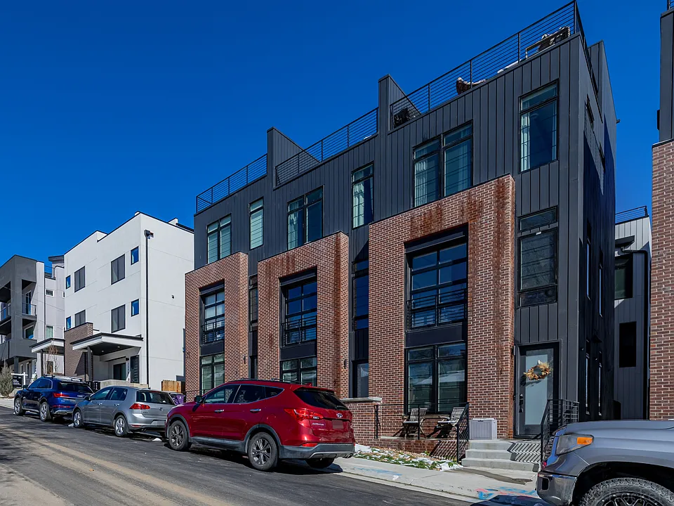 1242 Yates St #2