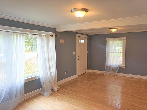 2nd image of 505 9th Ave SE