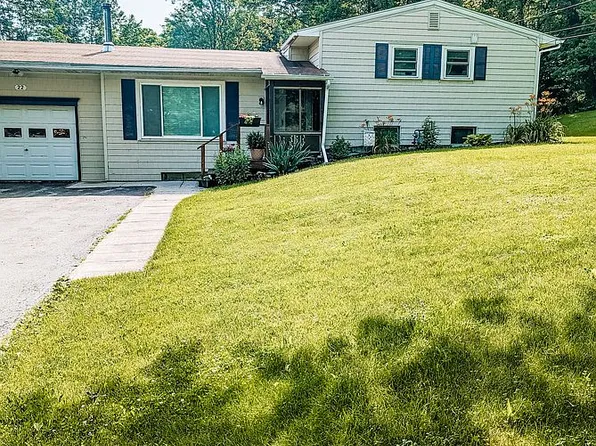 22 Oakmount Ave, Bloomfield, NY 14469