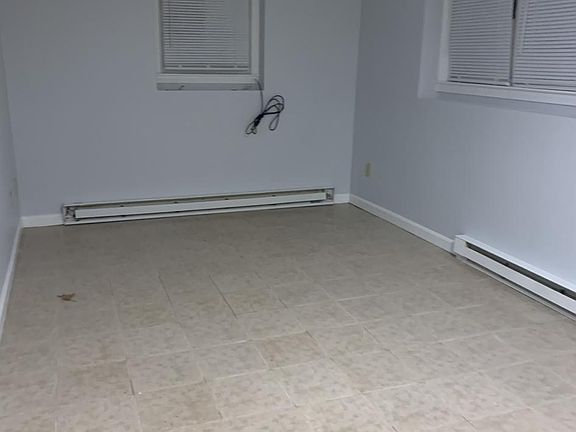 2nd image of 1530 Douglas Ave #5