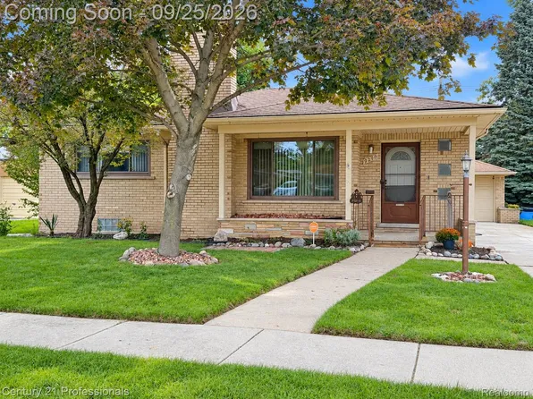 9290 Jerome Ave, Redford, MI 48239