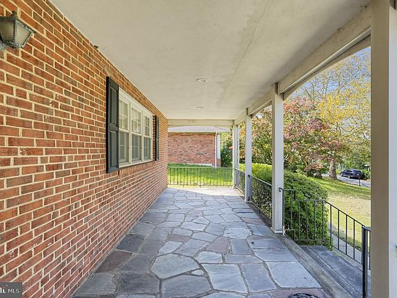 2nd image of 650 Hendren St