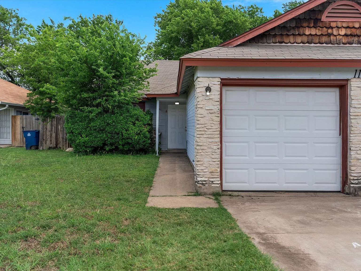 2 bed, 1.0 bath, 800 sqft, $1,450 — Photo 1