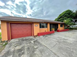 4201 Country Club Blvd, Cape Coral, FL 33904