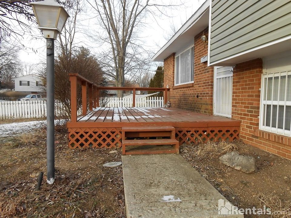 2nd image of 2962 Upton Rd W