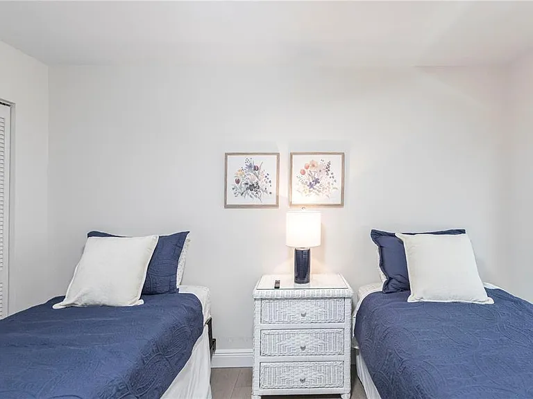 1055 W Peppertree Dr #106AA — Photo 16
