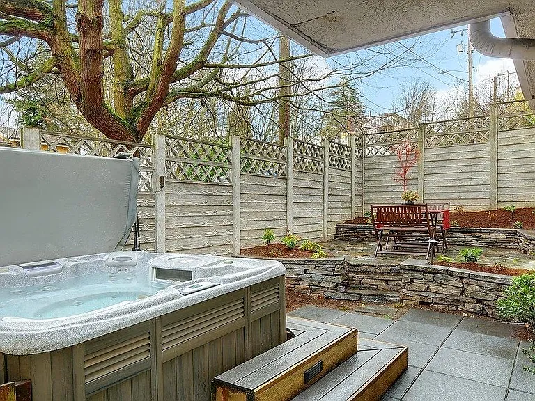 2530 E Madison St #A — Photo 2