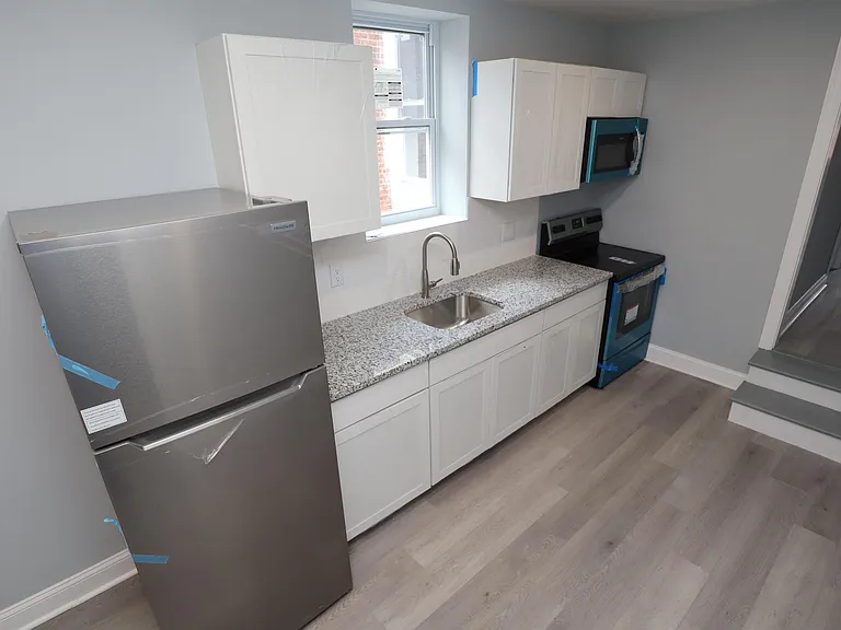1908 W Diamond St #3 — Photo 5