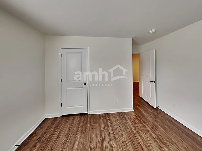 2215 Ambergate Dr — Photo 21