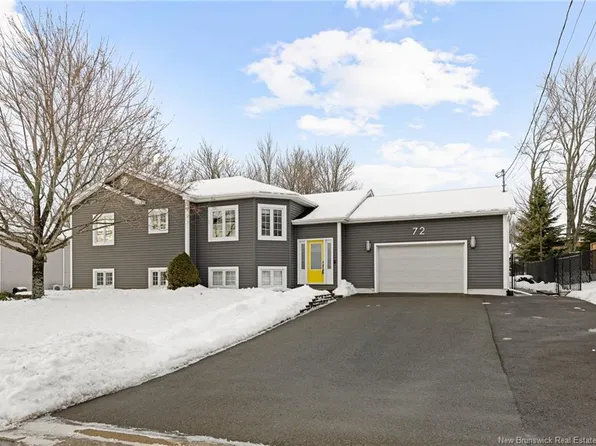72 Pelagie St, Dieppe, NB E1A 7R7