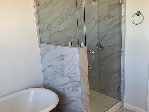 3rd image of 427 Wayne Ave #5