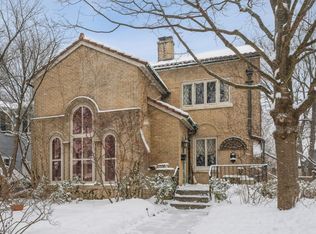 1210 Glendenning Rd, Wilmette, IL 60091