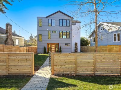 8757 Palatine Avenue N, Seattle, WA, 98103
